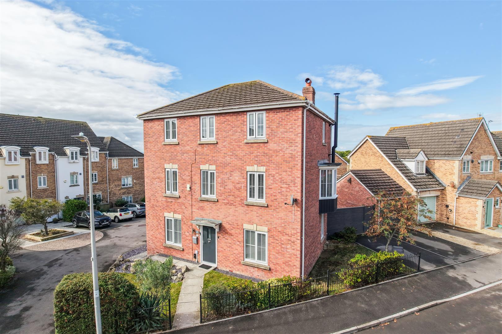 Heol Y Dryw, Rhoose, Vale of Glamorgan, CF62 3LR